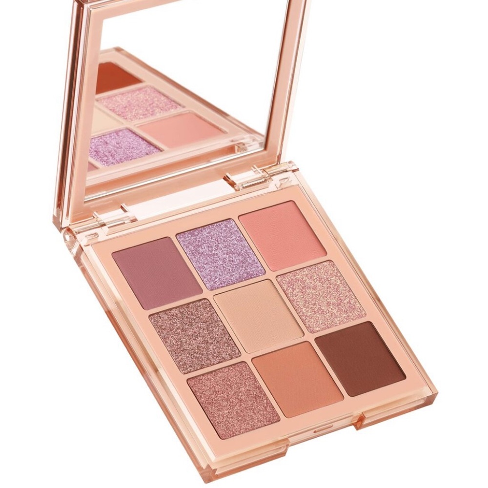 Huda Beauty Light Nude Obsessions Eyeshadow Palette sexy nudes
